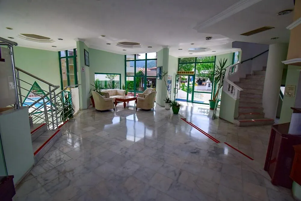 Siesta Hotel イチュメレール