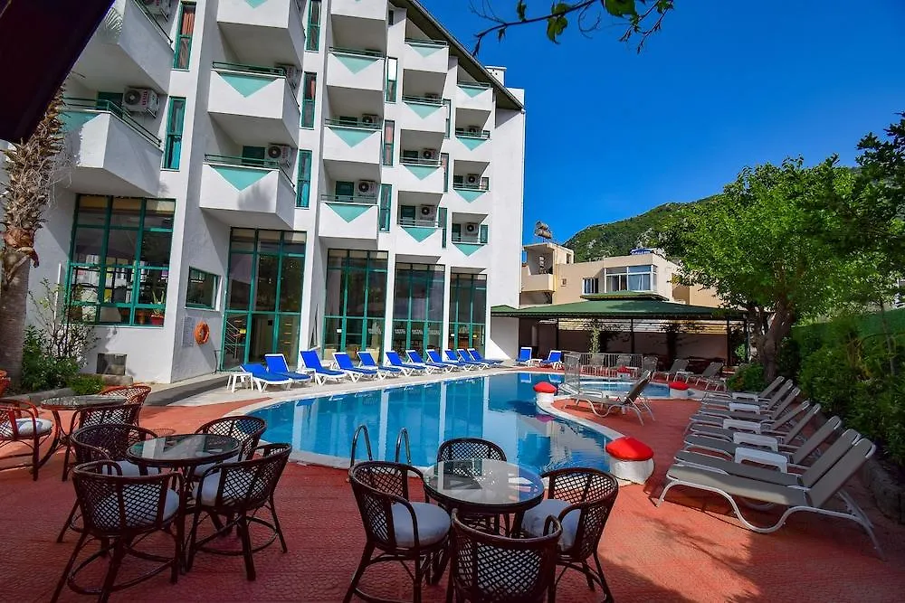 Siesta Hotel イチュメレール