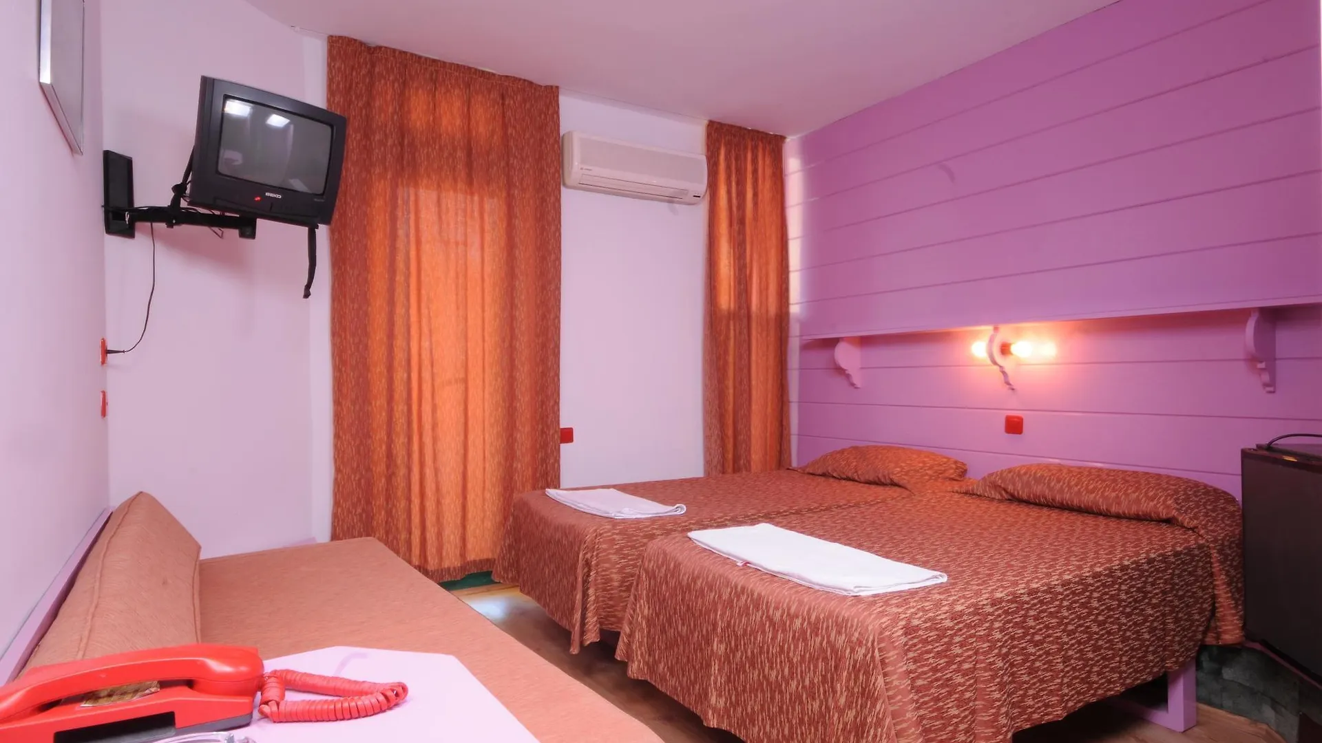Siesta Hotel イチュメレール