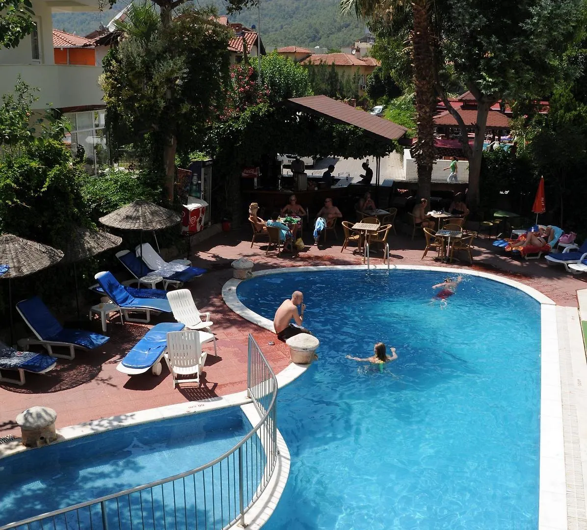 Siesta Hotel イチュメレール