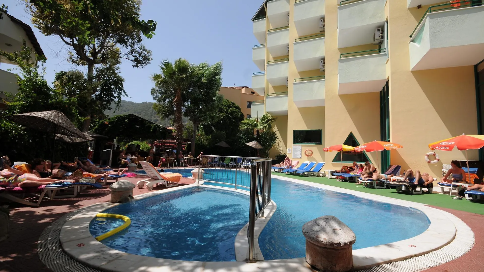 Siesta Hotel イチュメレール