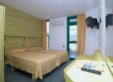 Siesta Hotel イチュメレール