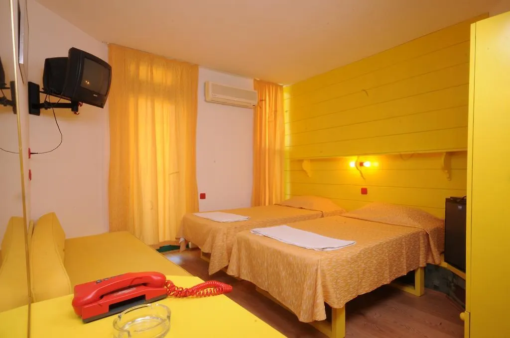 **  Siesta Hotel İçmeler Tyrkiet