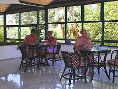 Siesta Hotel イチュメレール